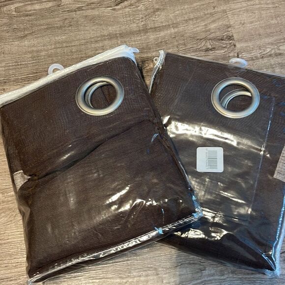 Brynn Grommet Curtains Cocoa. NEW - Picture 2 of 2